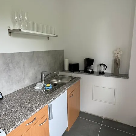 Fc-Apartmenthaus Falkensee Mit Grossem Garten Und Pkw Stellflaechen Extérieur photo