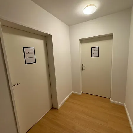 Fc-Apartmenthaus Falkensee Mit Grossem Garten Und Pkw Stellflaechen Exterior photo