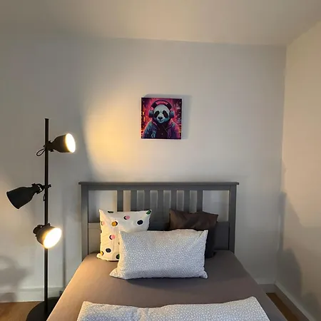 Fc-Apartmenthaus Falkensee Mit Grossem Garten Und Pkw Stellflaechen Extérieur photo