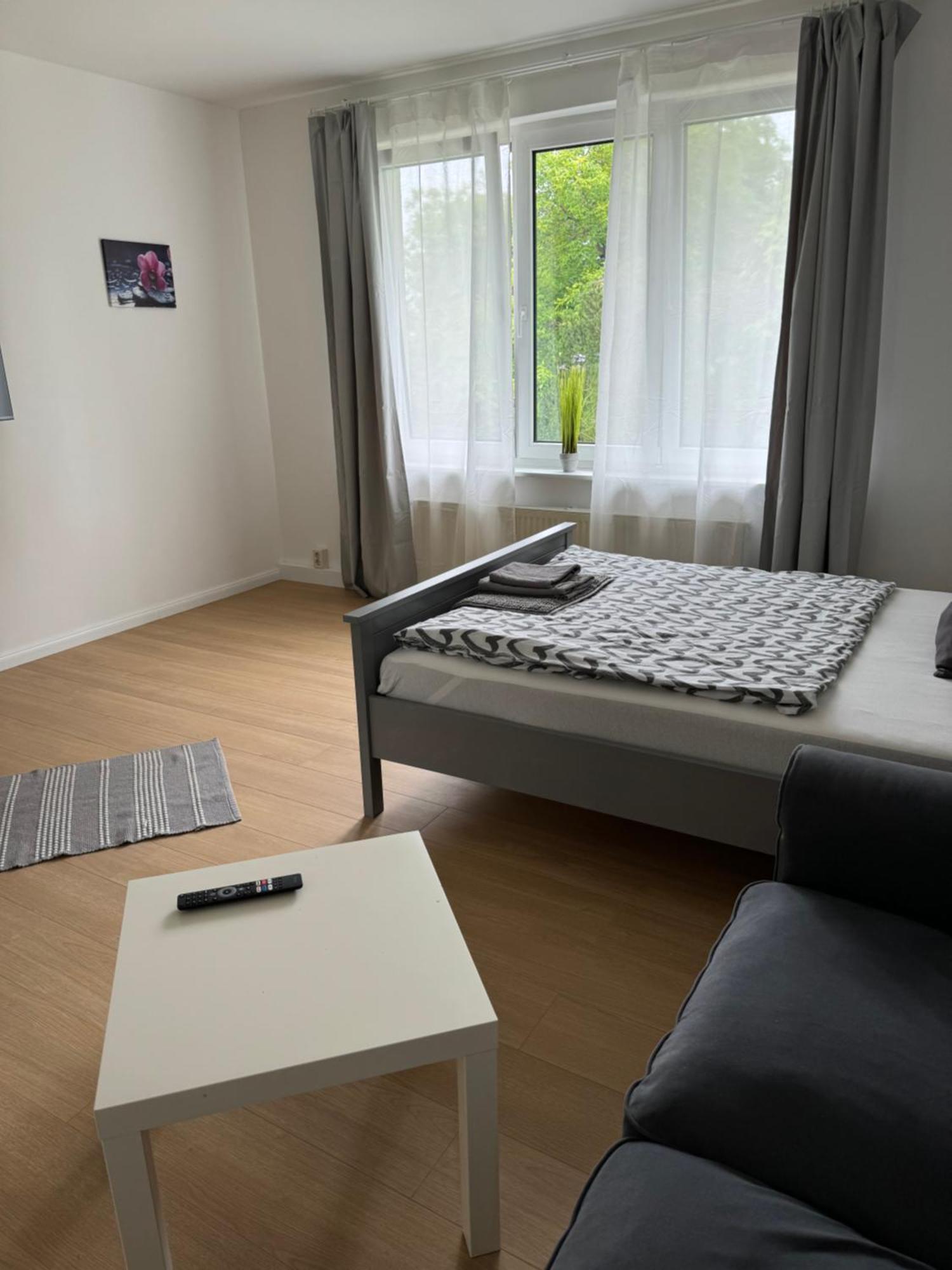 Fc-apartmenthaus Mit Grossem Garten Und Pkw Stellflaechen Appartement Falkensee