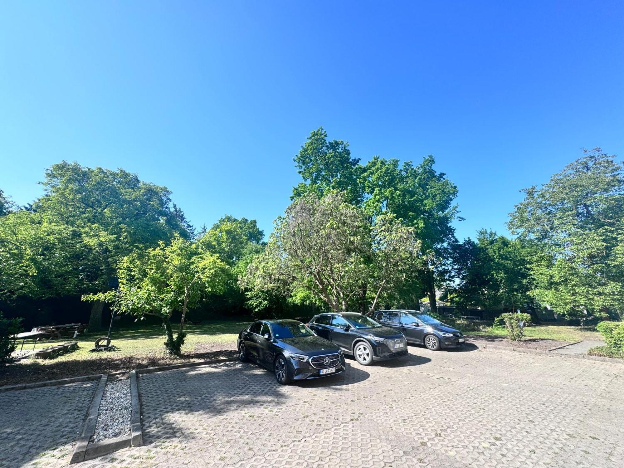 Fc-apartmenthaus Mit Grossem Garten Und Pkw Stellflaechen Апартаменты Фалькензе