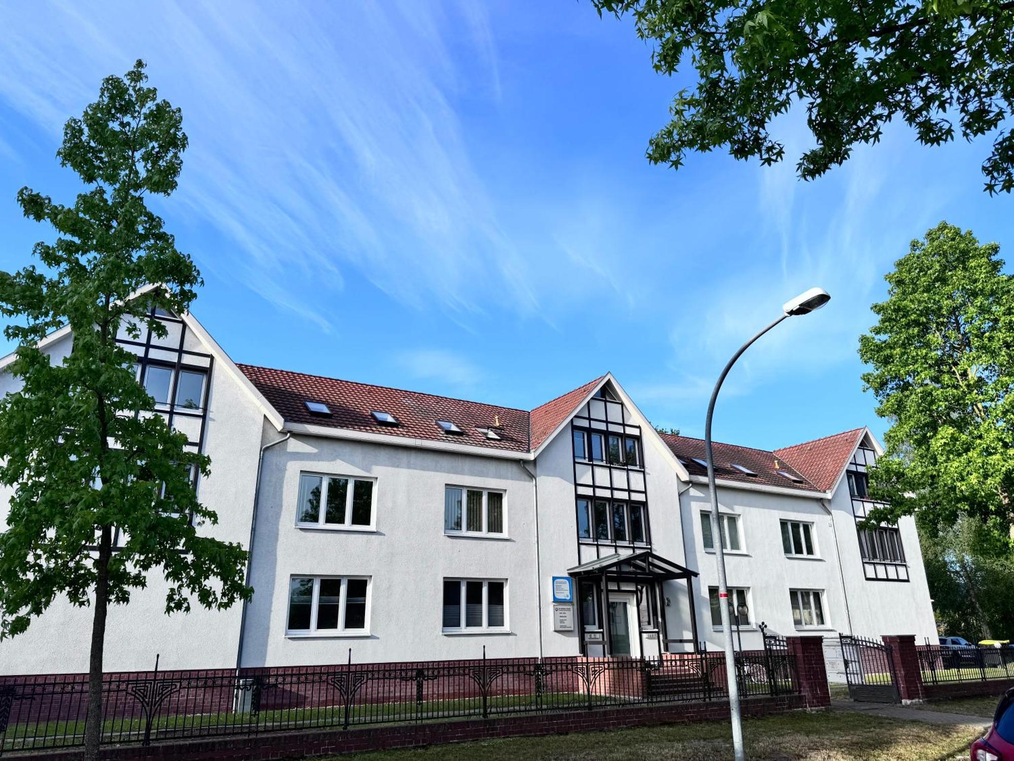 Appartement Fc-apartmenthaus Mit Grossem Garten Und Pkw Stellflaechen Falkensee
