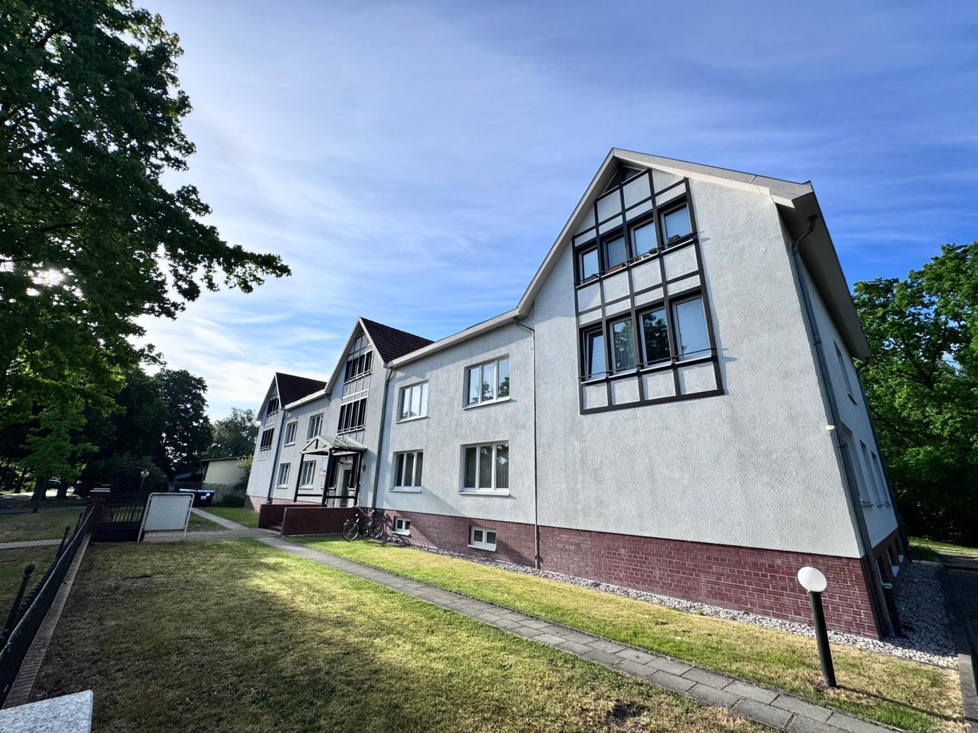 Fc-apartmenthaus Mit Grossem Garten Und Pkw Stellflaechen *